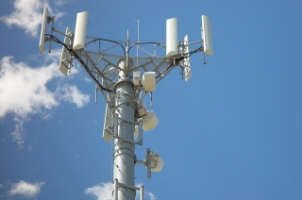 Technical Difficulties of Integrated Multi-Band WiFi, LTE & 5G Antennas